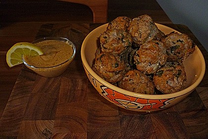 Duftende Thai - Fleischb&auml;llchen mit Erdnuss - Sauce 10