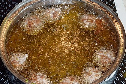 Duftende Thai - Fleischb&auml;llchen mit Erdnuss - Sauce 12