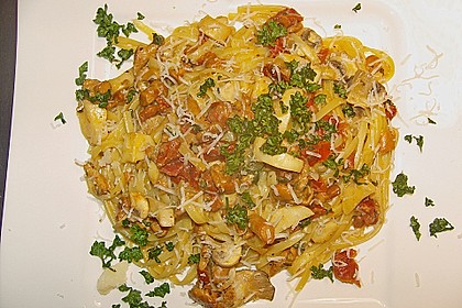 Urmelis Pasta mit  Pilz - Sherry - Sauce und getrockneten Tomaten 1