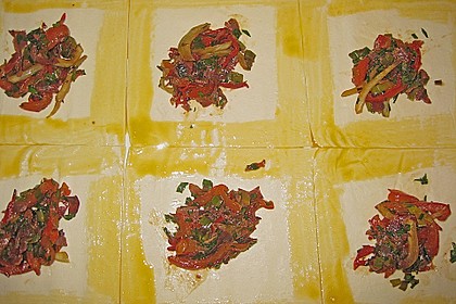 Bl&auml;tterteigtaschen mit scharfer F&uuml;llung 1