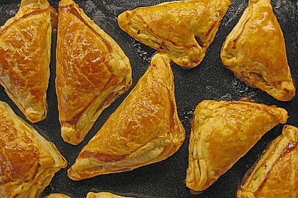 Bl&auml;tterteigtaschen mit scharfer F&uuml;llung 2