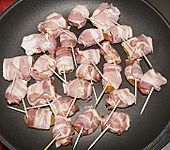 Mandelaprikosen im Baconmantel (Bild)
