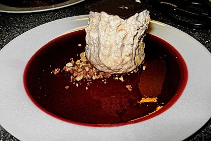 Gl&uuml;hweingelee als Spiegel f&uuml;r winterliche Desserts
