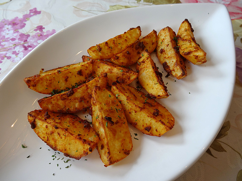 Country-Potatoes oder würzige Kartoffelspalten aus dem Ofen (Rezept mit ...