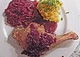 Entenkeulen mit Rotwein - Zwiebelso&szlig;e