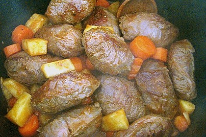 Magerb&auml;ckle - Schweineb&auml;ckchen - in Mandelbutter und Preiselbeeren mit Fr&uuml;hlingszwiebeln und Meerrettichsp&auml;nen