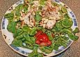 Nibos Thymian - Fischh&auml;ppchen auf Balsamicosalat mit Pinienkernen und Parmesan