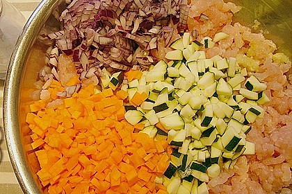 Bunte Putenhackb&auml;llchen mit Pfannengem&uuml;se 1