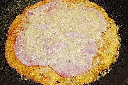 Pizza - Pfannkuchen mit Ajvar 1