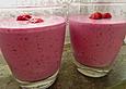Smoothie mit Marzipan und Beeren