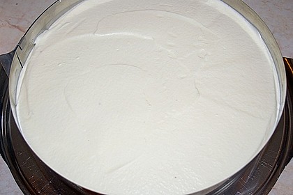 Eierlik&ouml;r - Sahnetorte auf Schokoraspel - Keksboden 3
