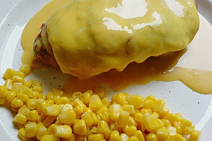 &Uuml;berbackene Croissants mit einem Dressing 1