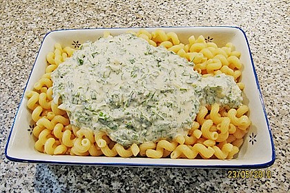 Nudelgratin mit Wildkr&auml;utern