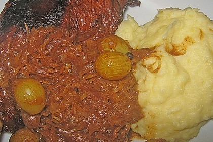 G&auml;nsekeulen mit Sauerkraut und Trauben 1