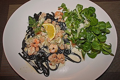 Schwarze Nudeln mit Scampis und Lachs 2