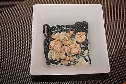Schwarze Nudeln mit Scampis und Lachs 3