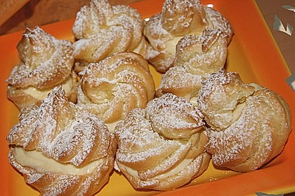 Windbeutel mit Vanillecreme 9
