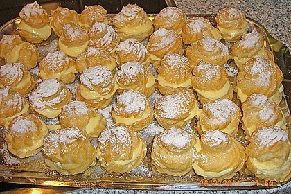 Windbeutel mit Vanillecreme 12