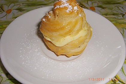 Windbeutel mit Vanillecreme 16