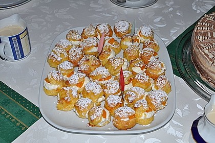 Windbeutel mit Vanillecreme 23