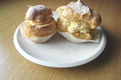 Windbeutel mit Vanillecreme 22