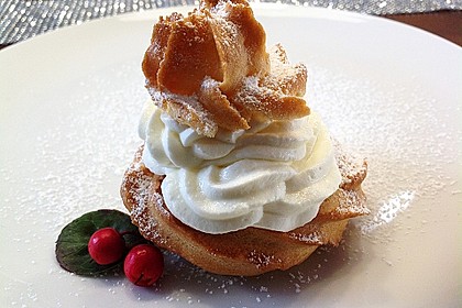 Windbeutel mit Vanillecreme 4