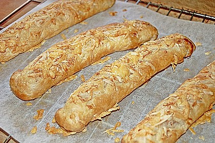 W&uuml;rstchen in Bl&auml;tterteig mit K&auml;se 2