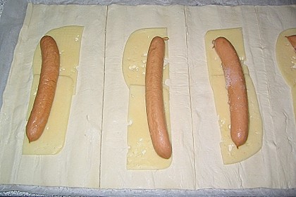 W&uuml;rstchen in Bl&auml;tterteig mit K&auml;se 3