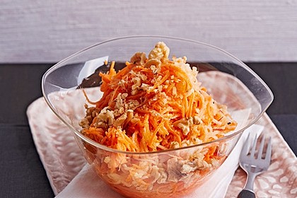 Möhren - Apfel - Salat mit Orangendressing und Walnüsse 1