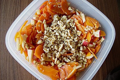 Möhren - Apfel - Salat mit Orangendressing und Walnüsse 4
