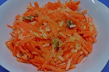 Möhren - Apfel - Salat mit Orangendressing und Walnüsse 6