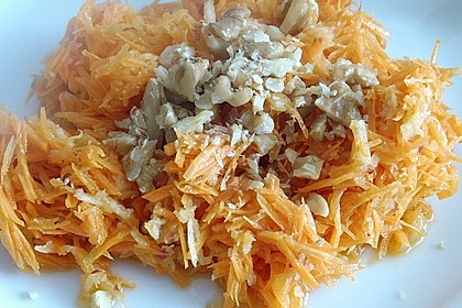 Möhren - Apfel - Salat mit Orangendressing und Walnüsse 12