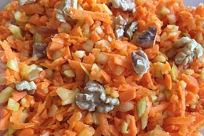 Möhren - Apfel - Salat mit Orangendressing und Walnüsse 5