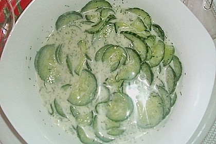 Gurkensalat mit Dill