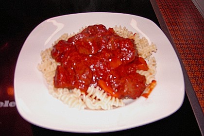 Gulasch vom Rind mit Schalotten und Paprika 31