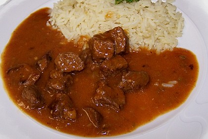 Gulasch vom Rind mit Schalotten und Paprika 19