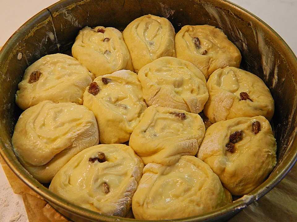 Rosinenschnecken Rollkuchen — Rezepte Suchen