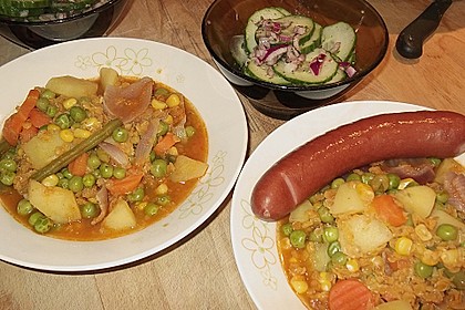 Kartoffeleintopf mit Erbsen, M&ouml;hren und Bockw&uuml;rstchen 2