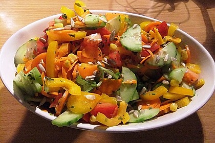 Bunter Salat mit Honig - Senf - Dressing 1