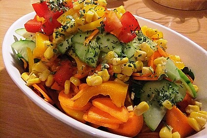 Bunter Salat mit Honig - Senf - Dressing 2