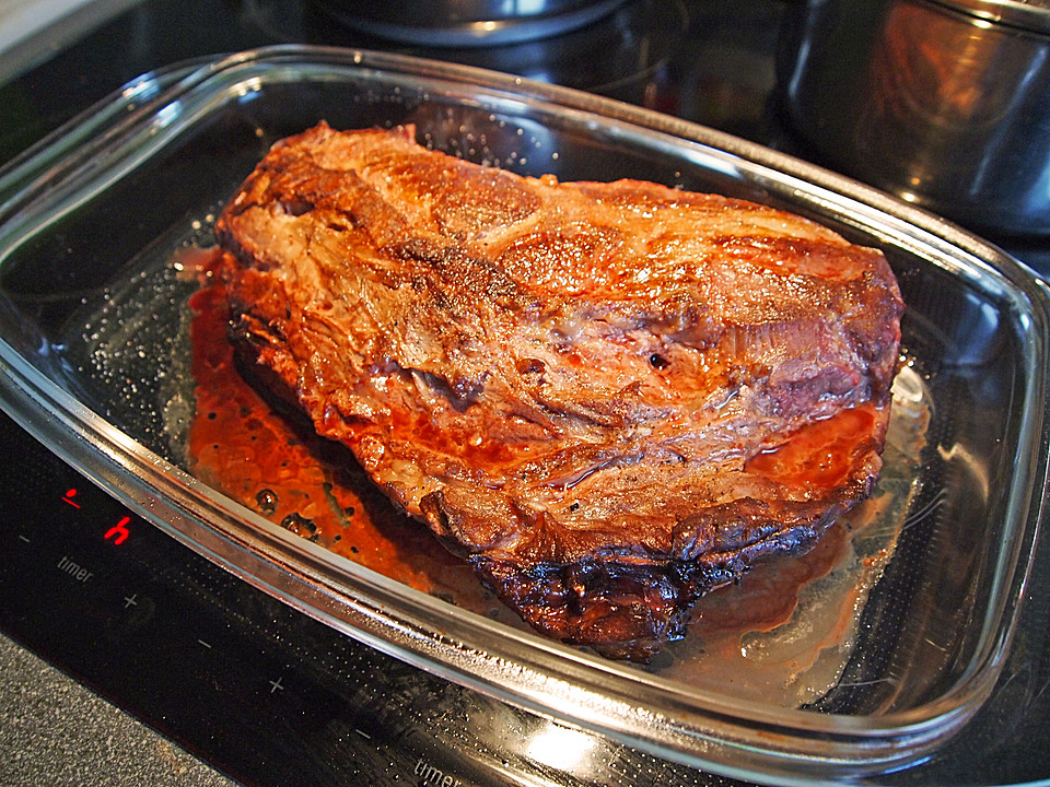 Wildschweinbraten mit Steinpilzen und Maronen (Rezept mit Bild