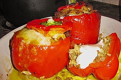 Gef&uuml;llte Paprika mit Joghurtsauce 7
