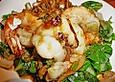 Scampi karamellisiert, mit Paksoi