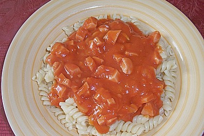 Nudeln mit Tomatensauce 1