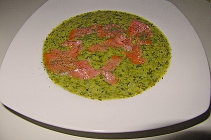Feine Salatsuppe mit R&auml;ucherlachs