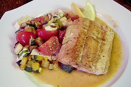 Gem&uuml;sepfanne mit Lachsfilet