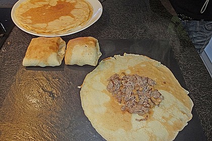 Deftig gef&uuml;llte Pfannkuchen auf russische Art 1