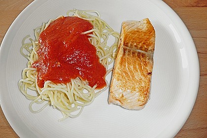 Schnelle, einfache Tomatenso&szlig;e zu Spaghetti 10