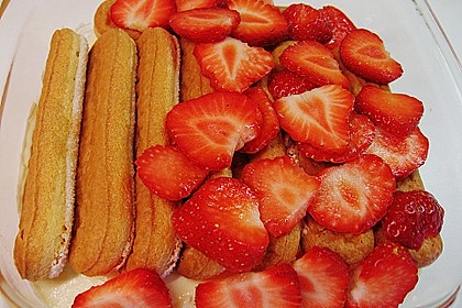Vanillemousse - Tiramisu mit Beeren 7