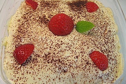 Vanillemousse - Tiramisu mit Beeren 8